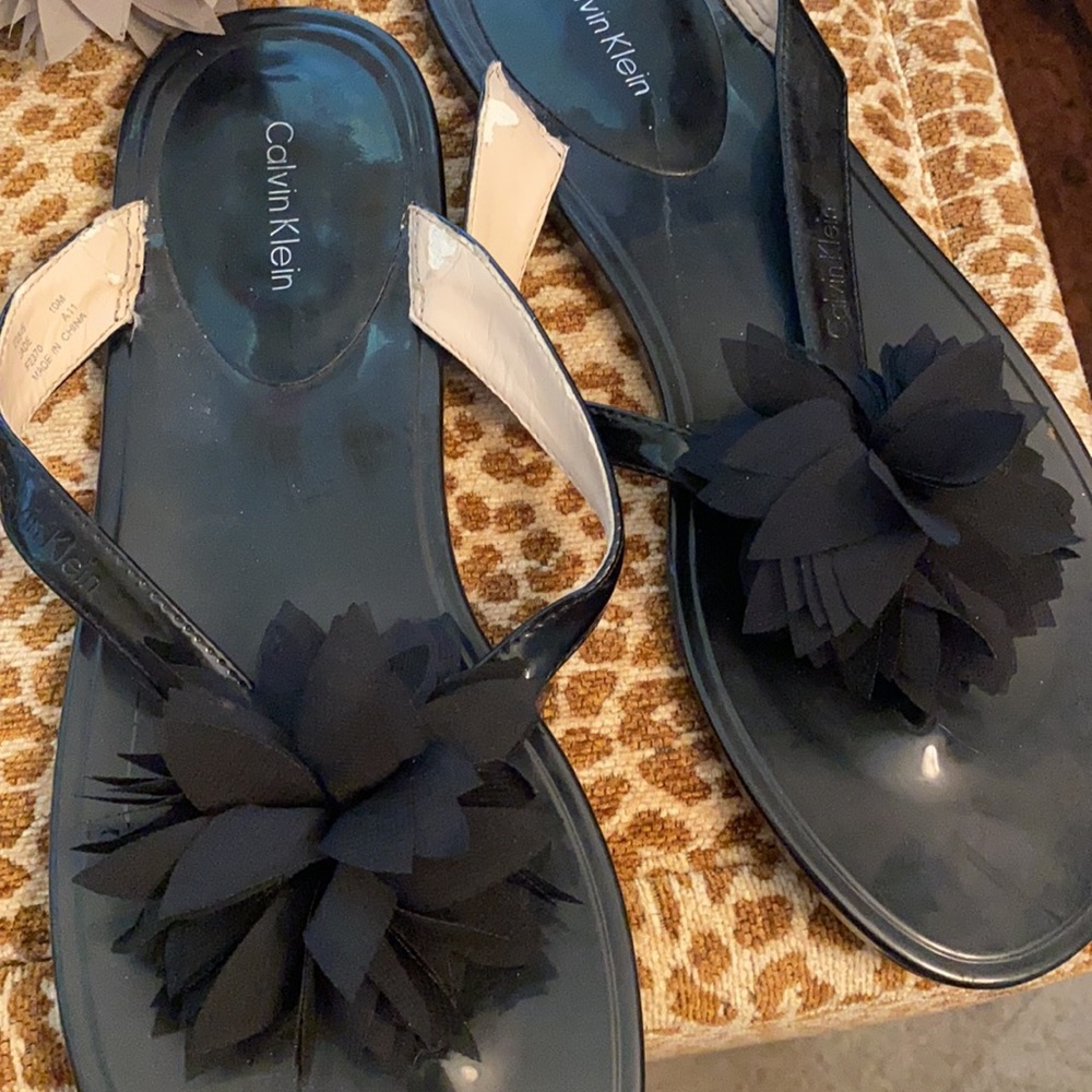 EUC Calvin Klein plastic floral sandals 2 pairs - Picture 5 of 8